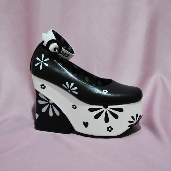 LaModa HUGE CHUNKY Platform Heels (Size 6) - Picture 1 of 6